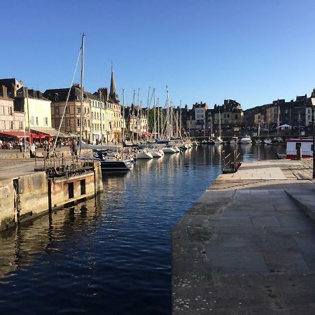 Chez Annette Apartment Honfleur Bagian luar foto