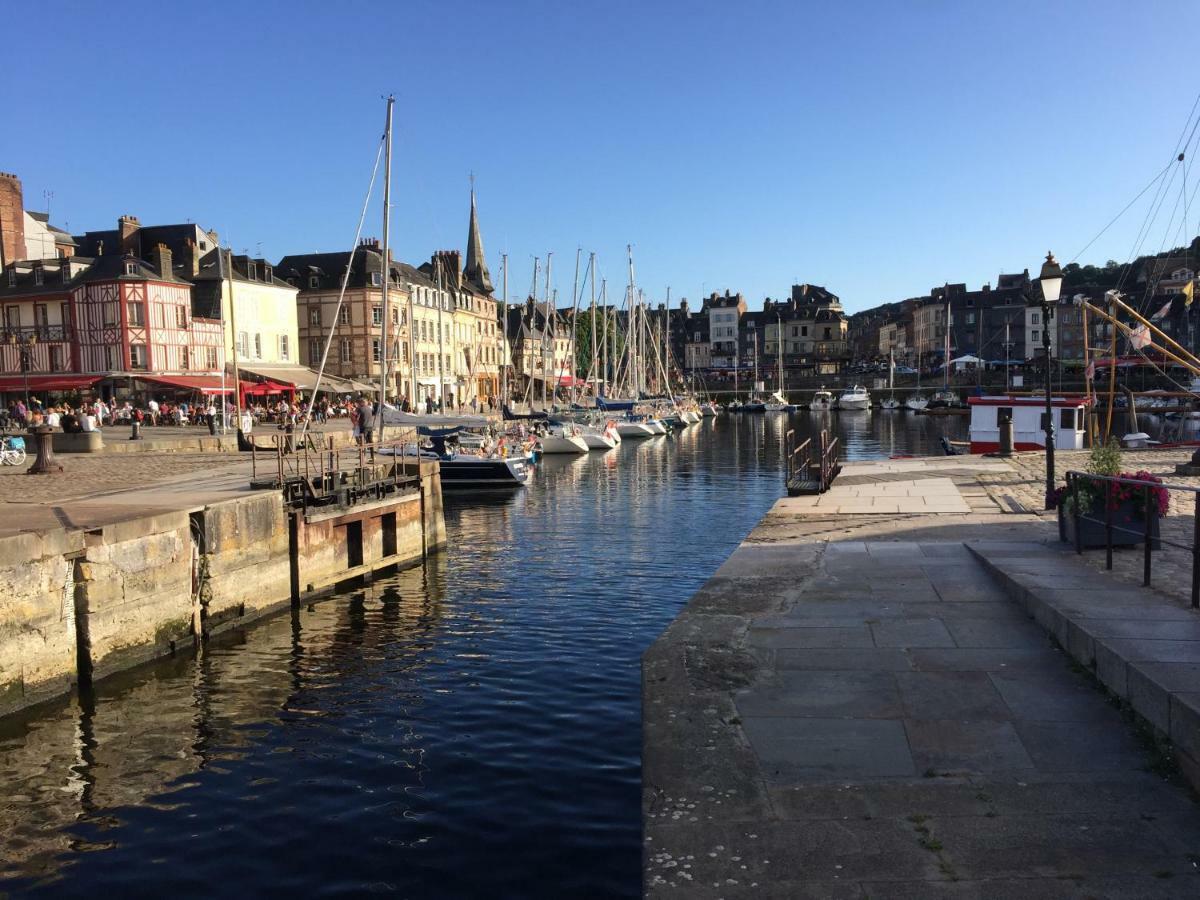 Chez Annette Apartment Honfleur Bagian luar foto