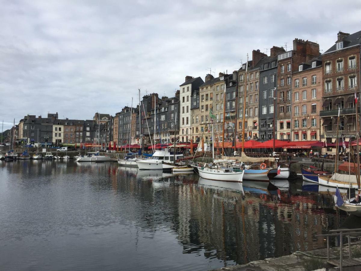 Chez Annette Apartment Honfleur Bagian luar foto