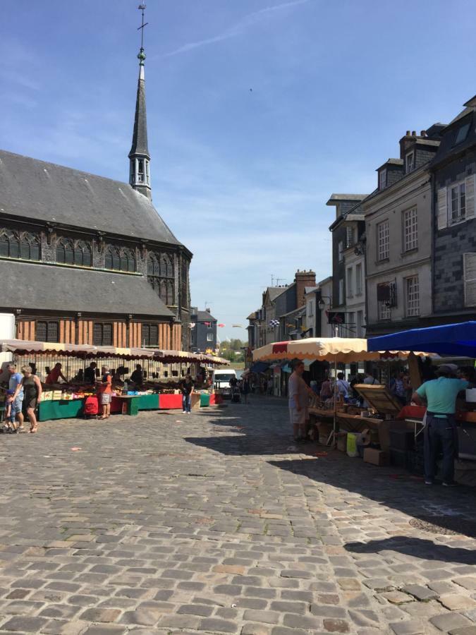 Chez Annette Apartment Honfleur Bagian luar foto